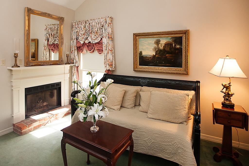 Monmouth Historic Inn Natchez Rom bilde