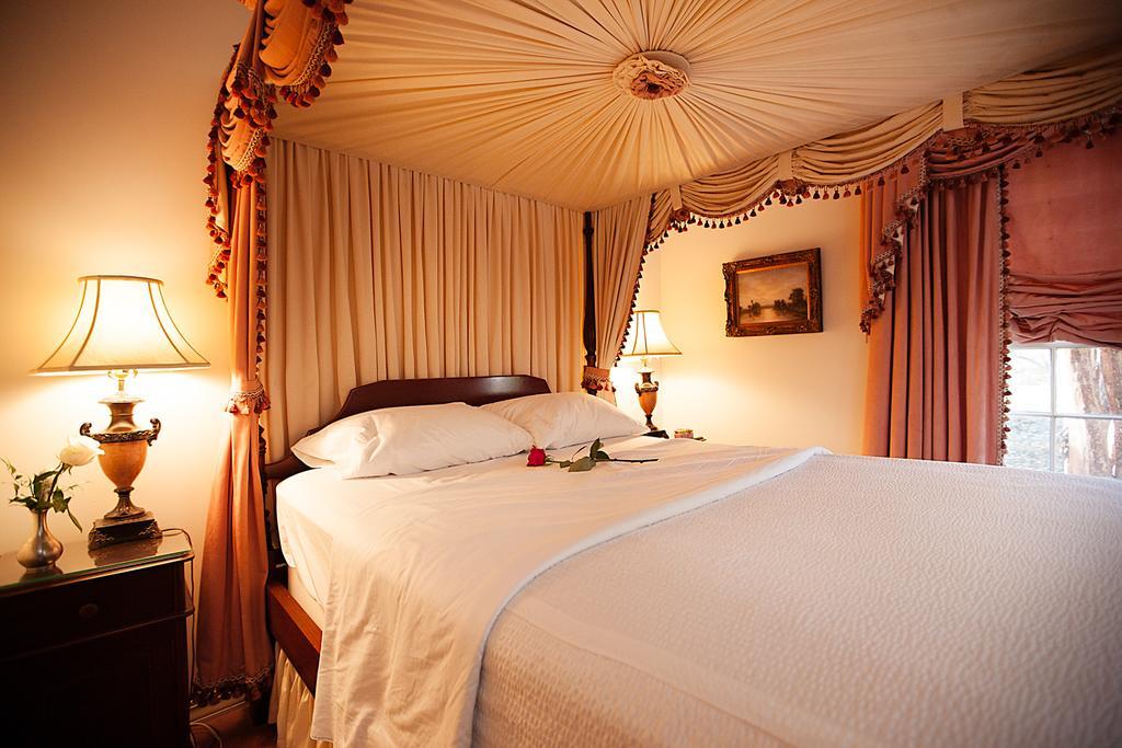 Monmouth Historic Inn Natchez Rom bilde