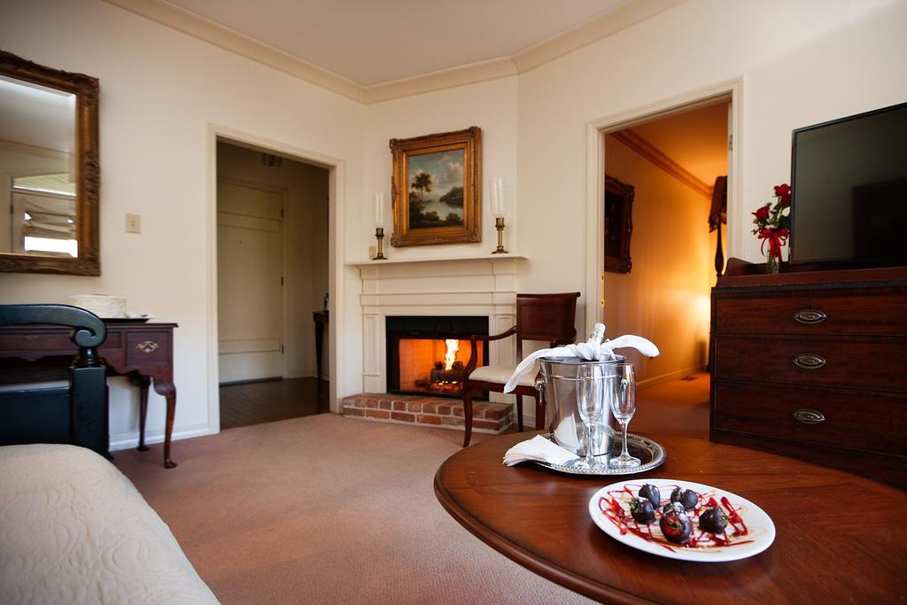 Monmouth Historic Inn Natchez Rom bilde